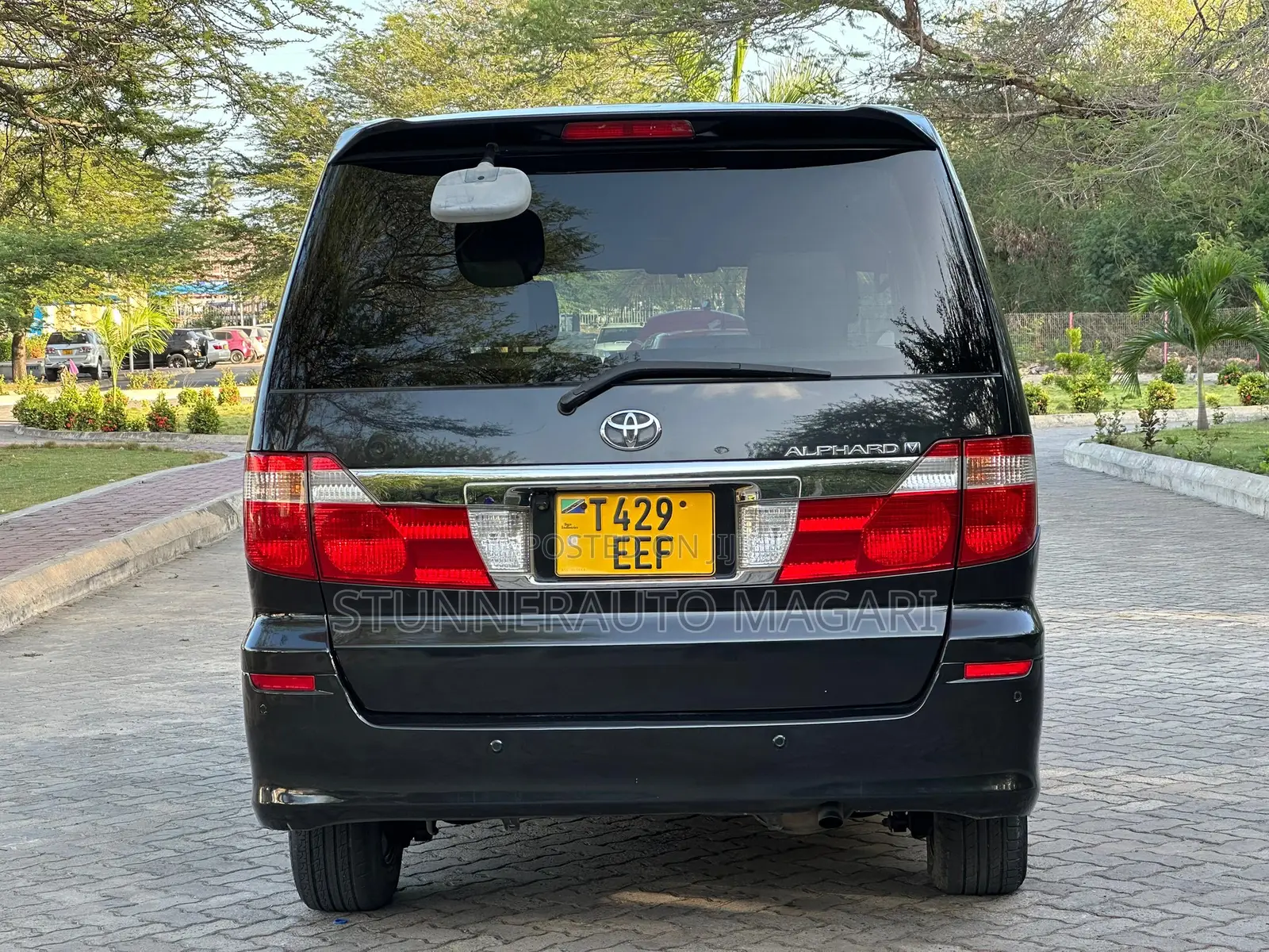 Toyota Alphard 2004 Black