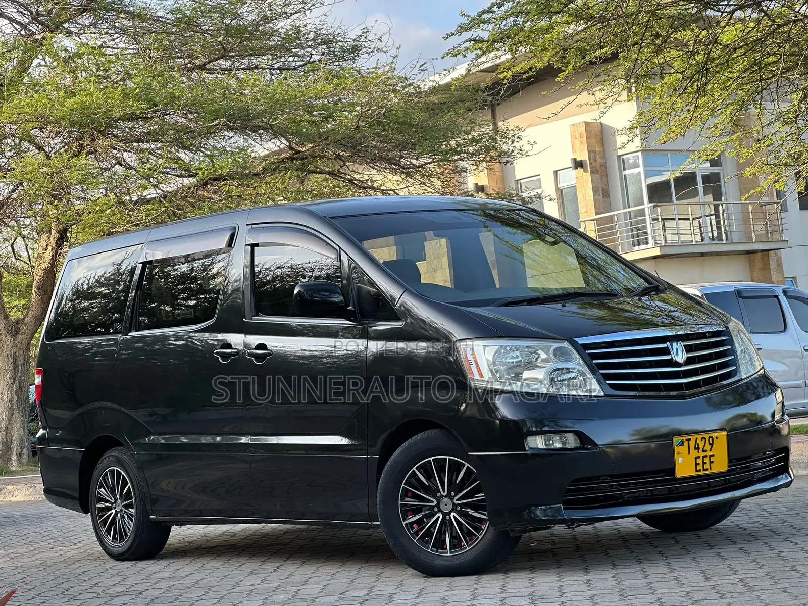 Toyota Alphard 2004 Black