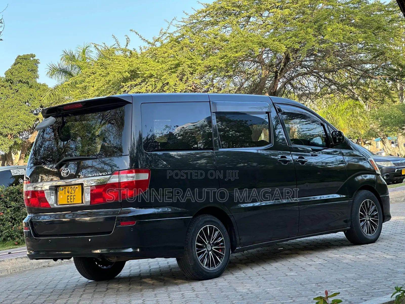 Toyota Alphard 2004 Black