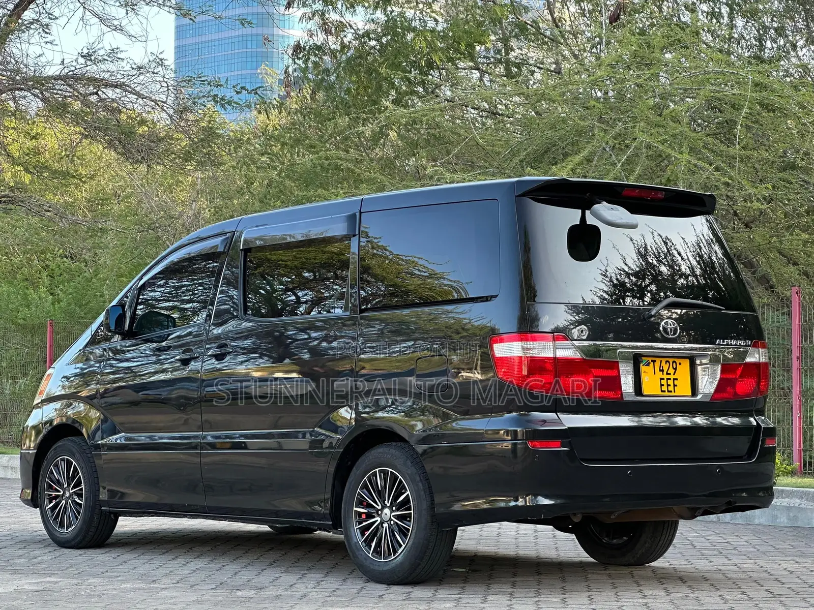 Toyota Alphard 2004 Black