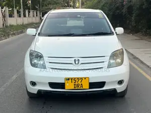 Toyota IST 2003 White