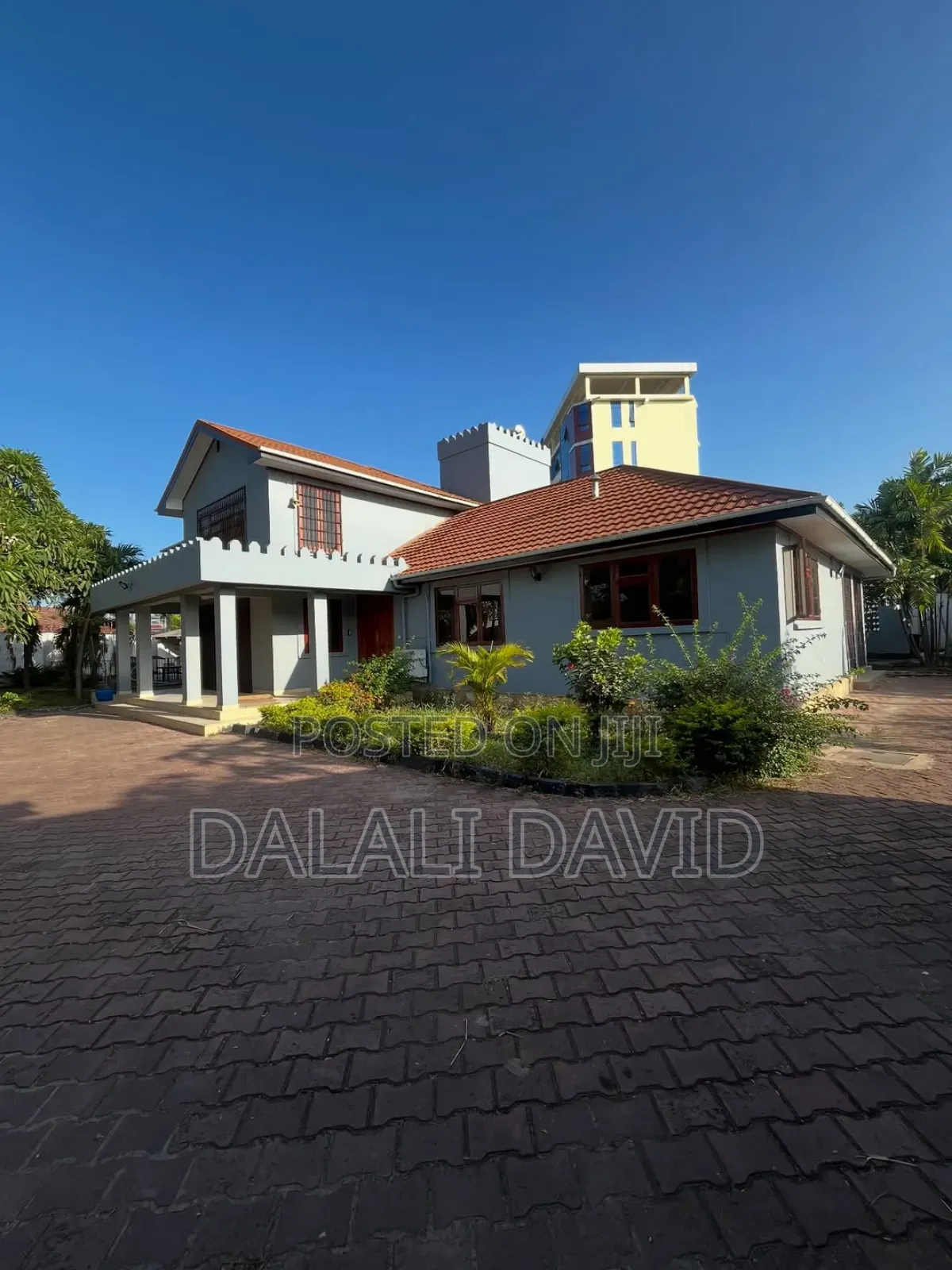 4bdrm Bungalow in Ada Estate for rent