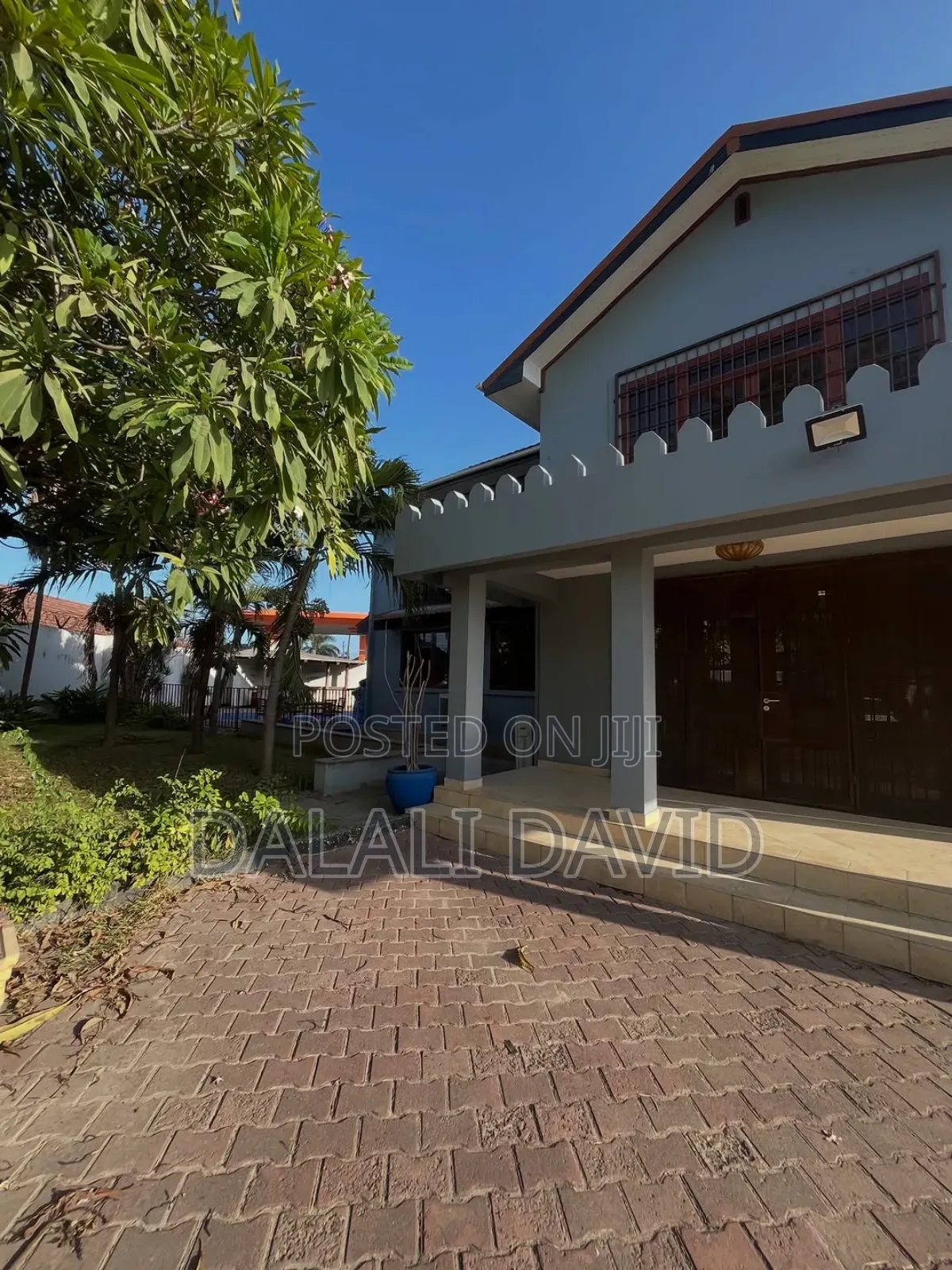 4bdrm Bungalow in Ada Estate for rent
