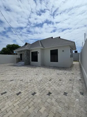 3bdrm House in Mchakama Real Estate, Mbweni for sale