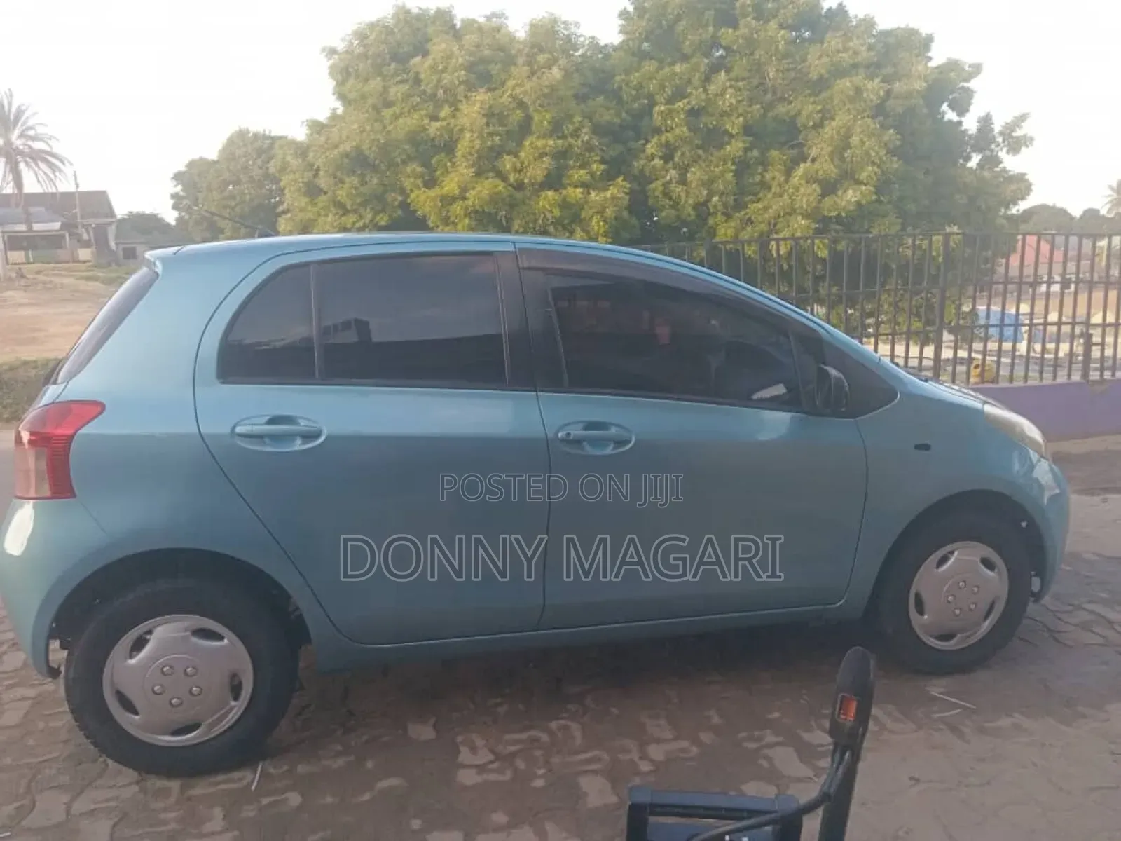 Toyota Vitz 2006 Blue