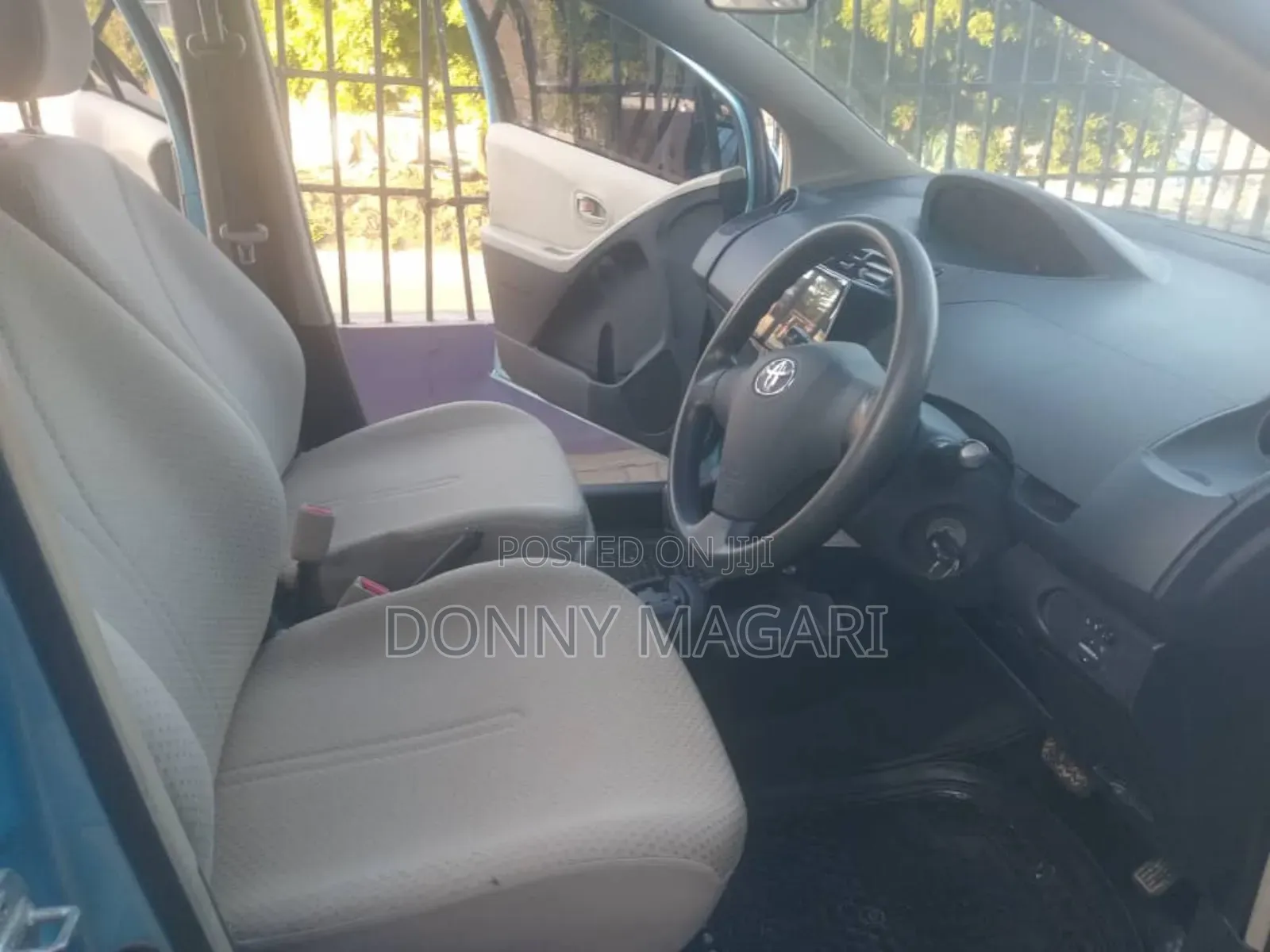 Toyota Vitz 2006 Blue