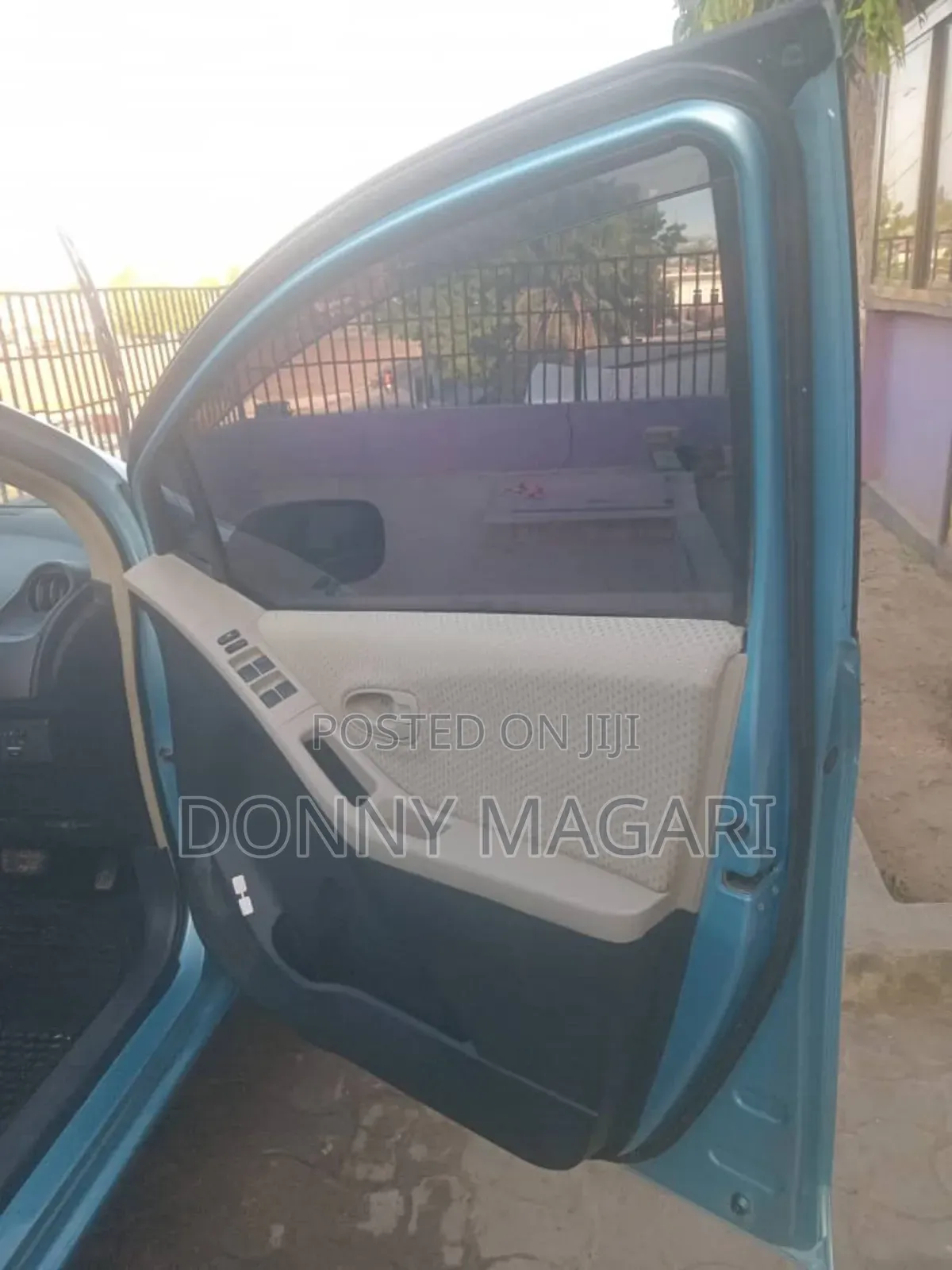 Toyota Vitz 2006 Blue