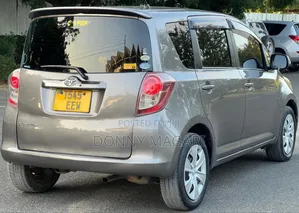 Toyota Ractis 2010 Gray