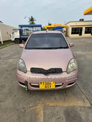 Toyota Vitz 2004 Pink