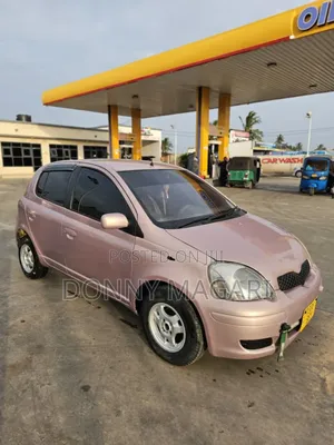 Toyota Vitz 2004 Pink