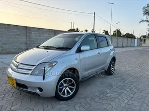 Toyota IST 2005 Silver