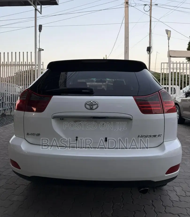 Toyota Harrier 2.4 2005 White