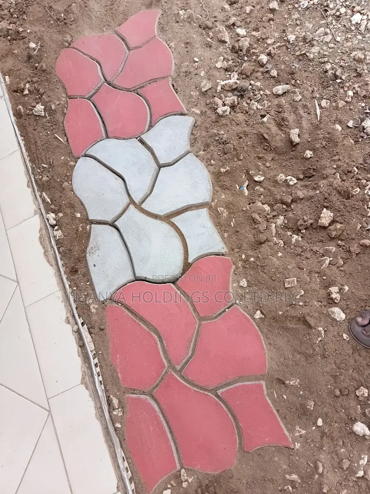 Paving Blocks Za Kisasa. Tunakuja Popote Kufyatua SQM 1 TSHS 25,000/=