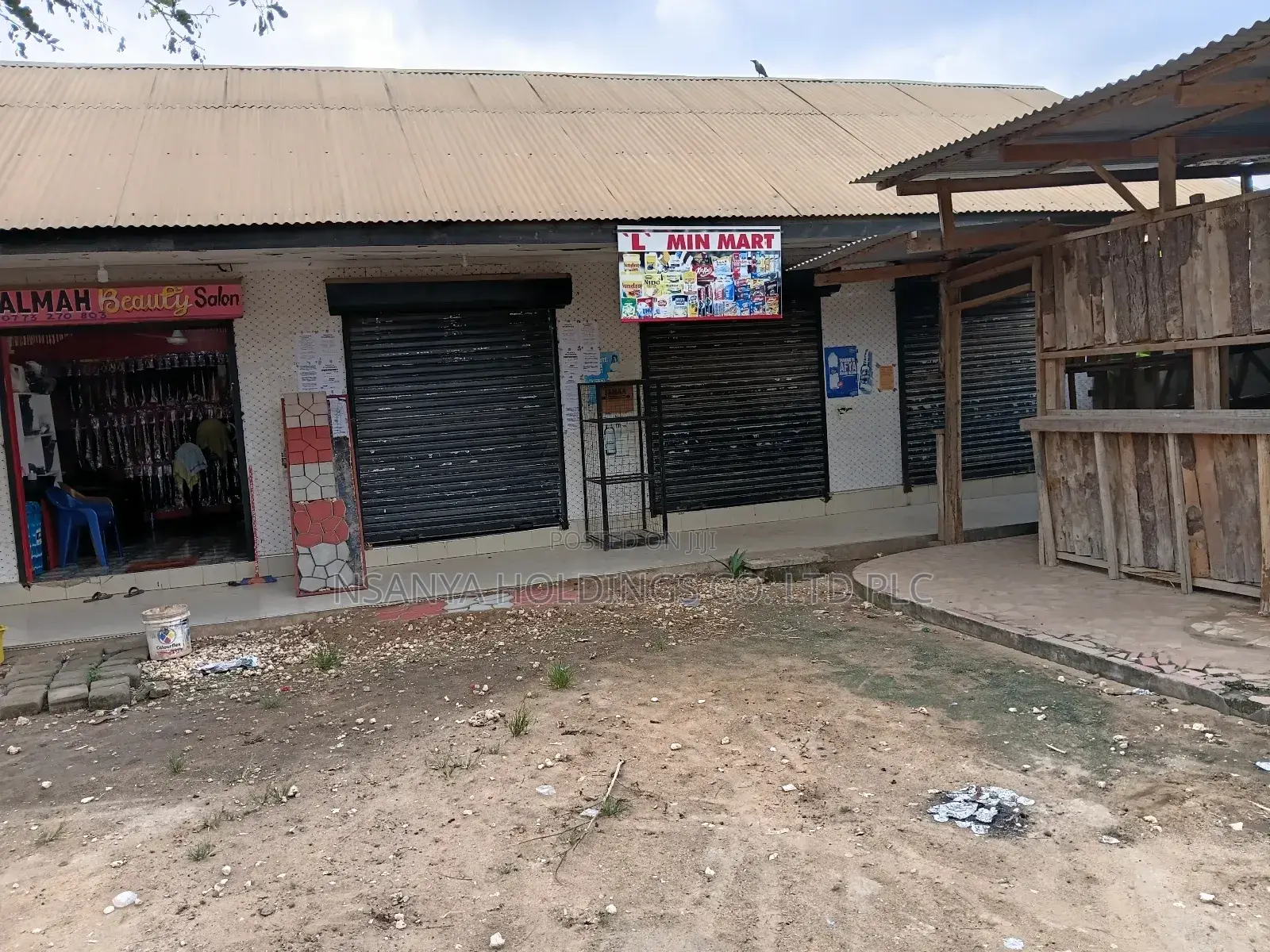 Paving Blocks Za Kisasa. Tunakuja Popote Kufyatua SQM 1 TSHS 25,000/=