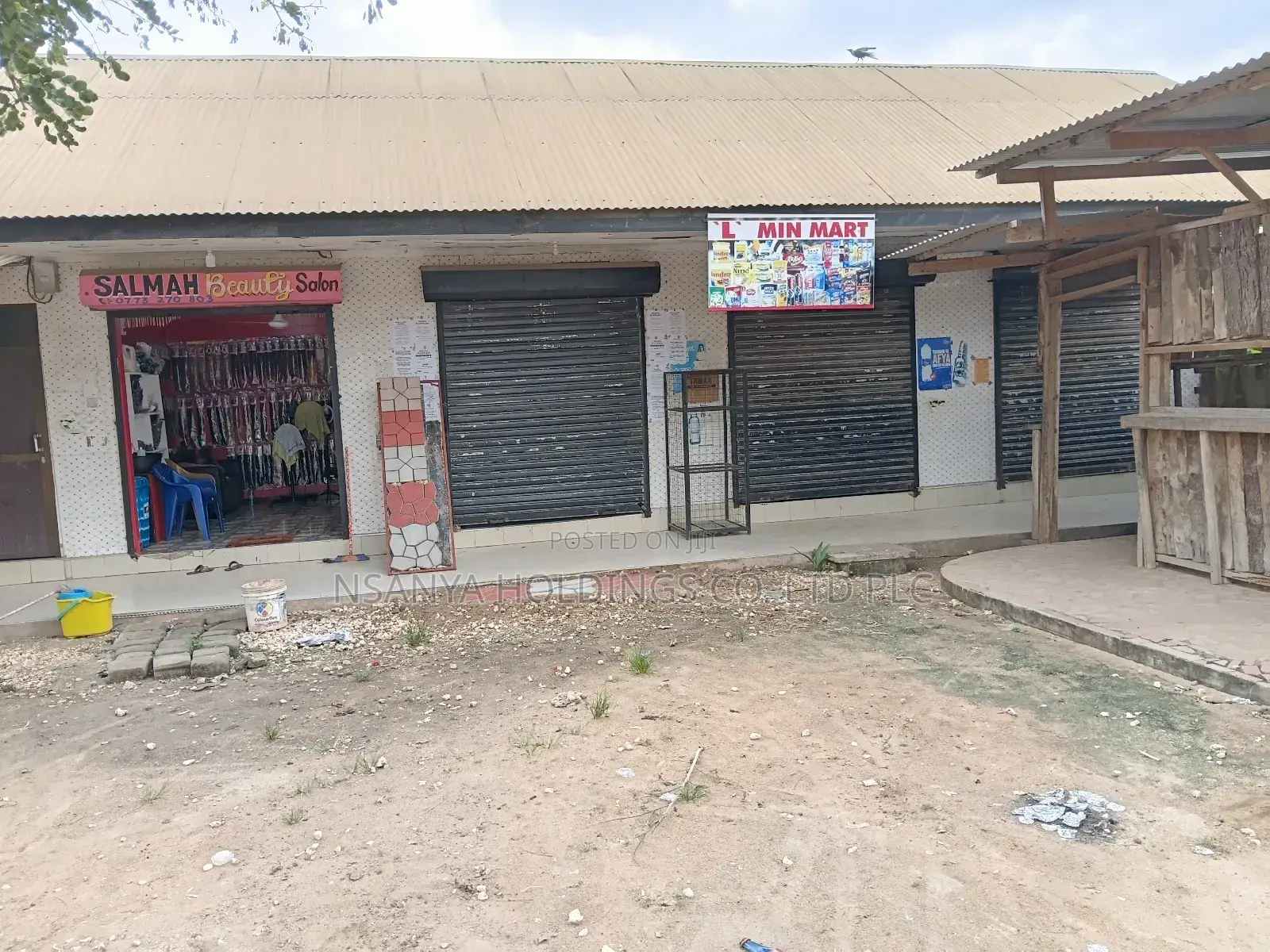 Paving Blocks Za Kisasa. Tunakuja Popote Kufyatua SQM 1 TSHS 25,000/=