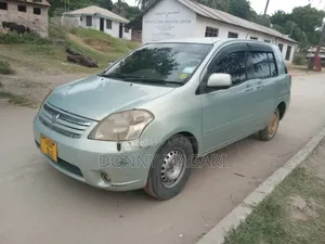 Toyota Raum 1.5 AWD 2005 Silver