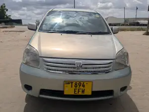 Toyota Raum 2005 Silver