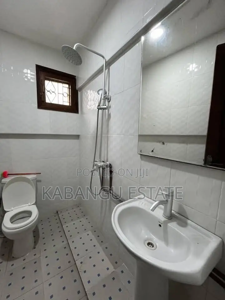 10bdrm Apartment in Upanga for rent
