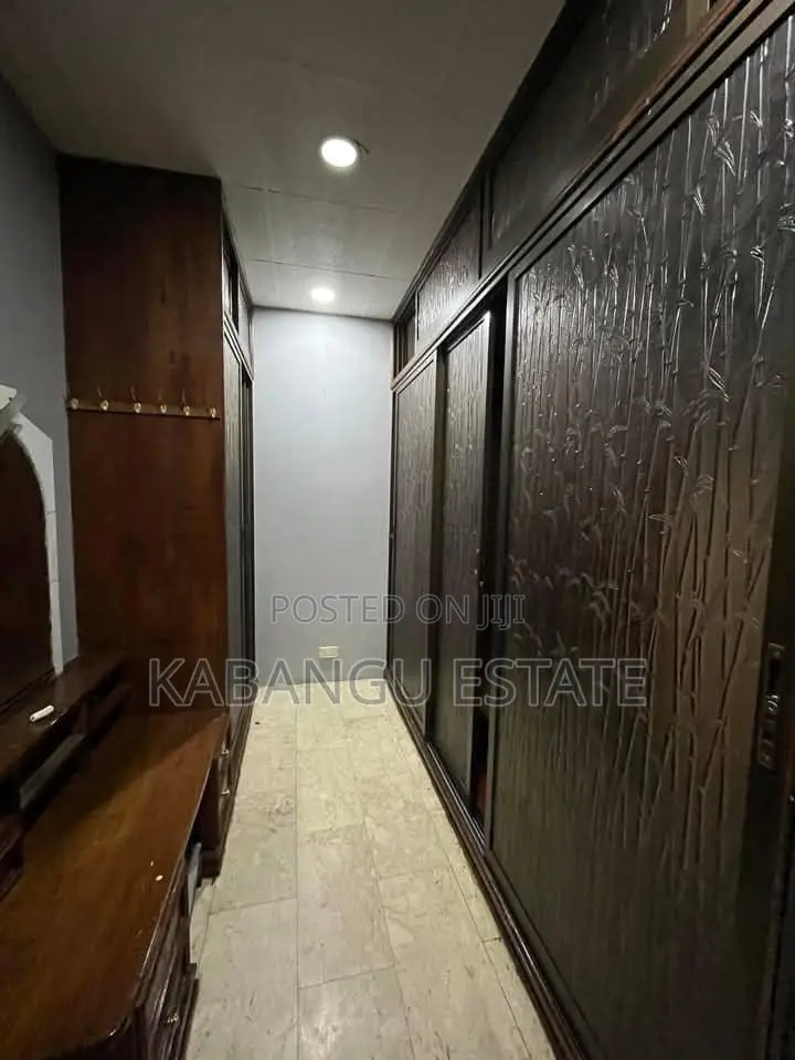 10bdrm Apartment in Upanga for rent