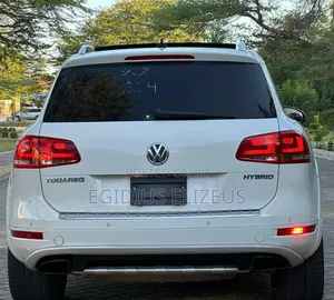 Volkswagen Touareg 2012 White