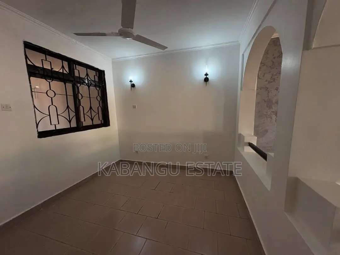3bdrm Villa in Masaki for rent