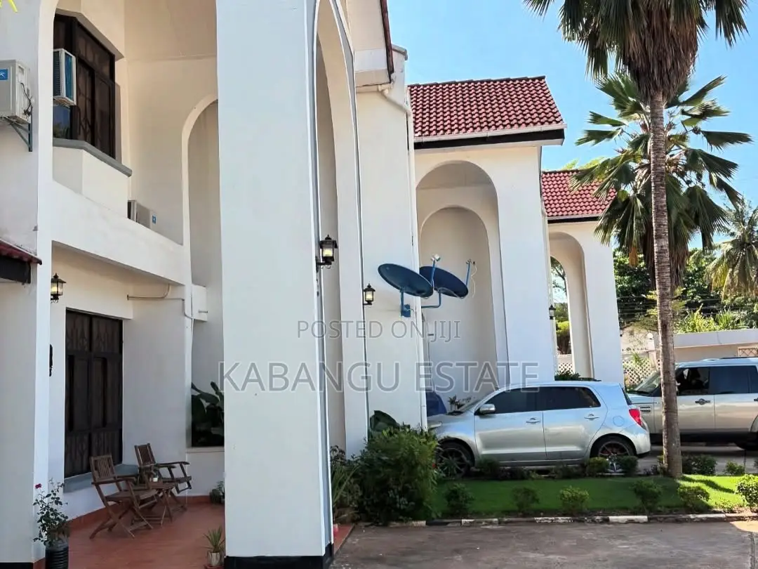 3bdrm Villa in Masaki for rent