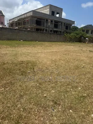 Kiwanja Kinauzwa Mbezi Beach