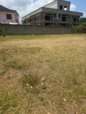 Kiwanja Kinauzwa Mbezi Beach
