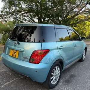 Toyota IST 2004 Blue