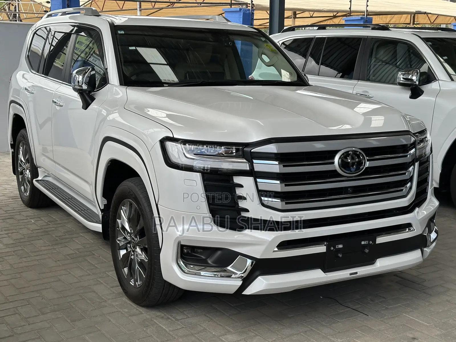 Toyota Land Cruiser LC300 2023 White
