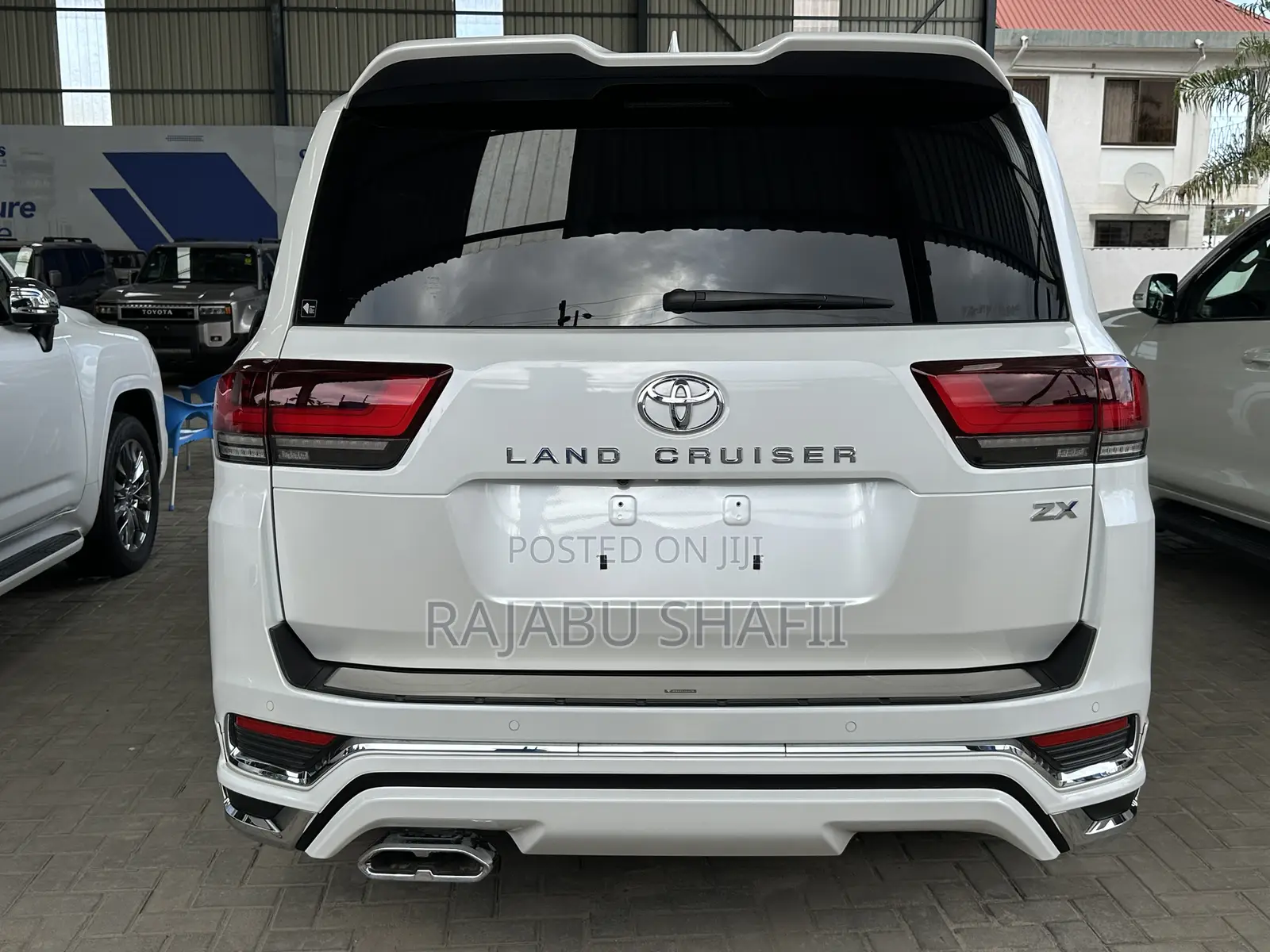 Toyota Land Cruiser LC300 2023 White