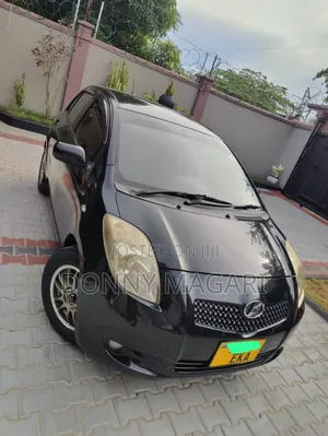 Toyota Vitz 1.3 AWD 3dr 2006 Black
