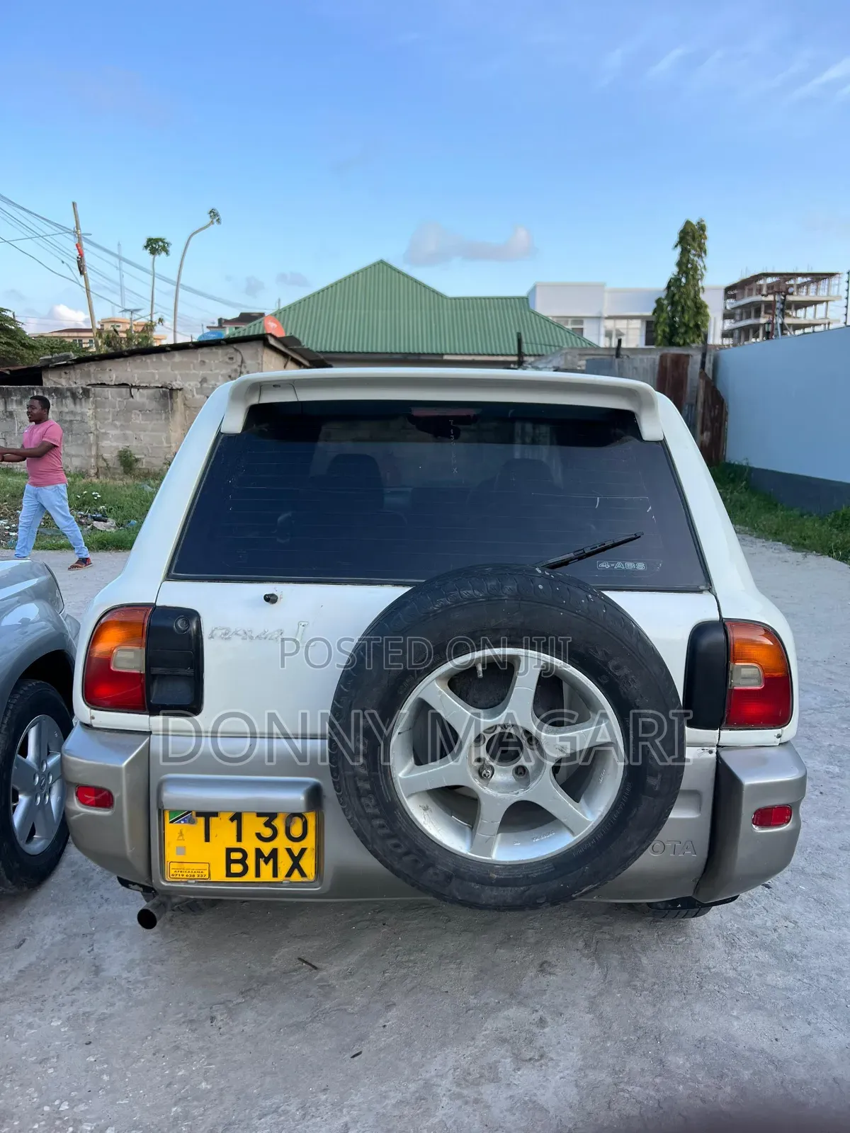 Toyota RAV4 1999 White