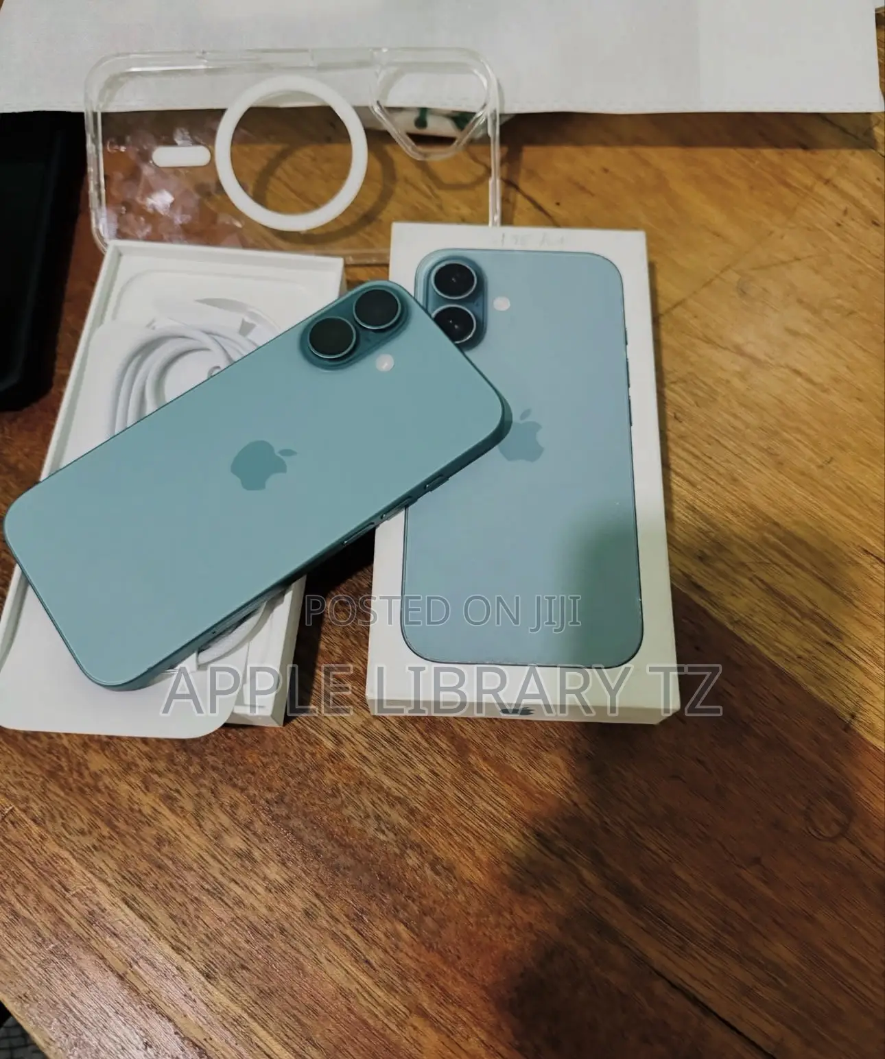 New Apple iPhone 16 256 GB Green