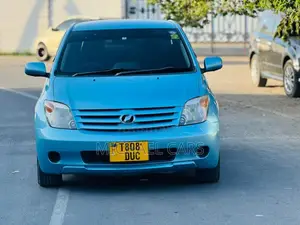 Toyota IST 2005 Blue