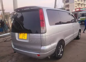 Toyota Noah 2.0 AWD (8 Seater) 2001 Silver