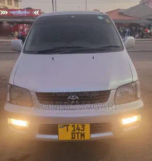 Toyota Noah 2.0 AWD (8 Seater) 2001 Silver