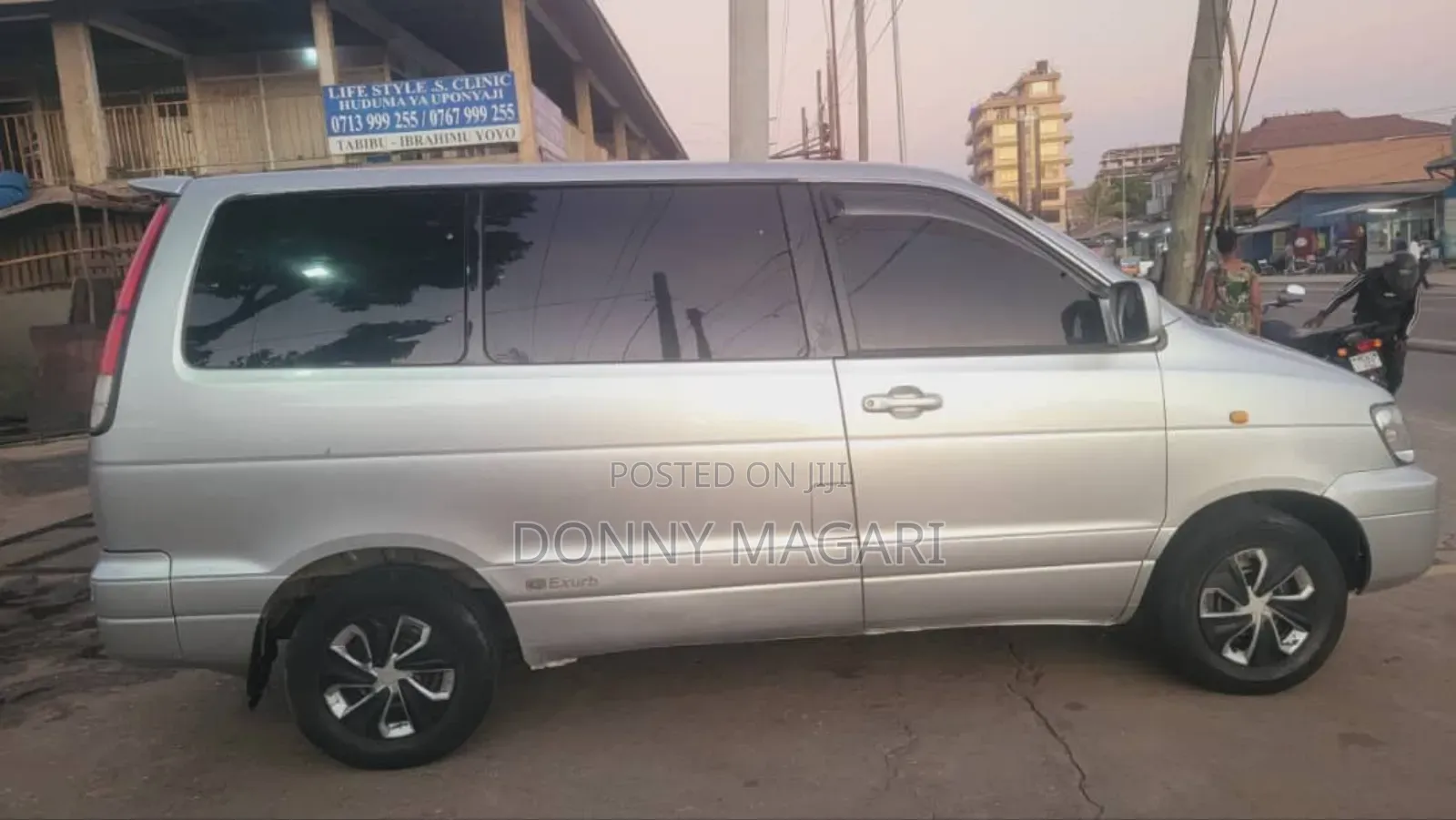Toyota Noah 2.0 AWD (8 Seater) 2001 Silver