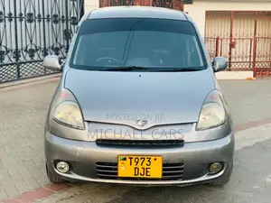 Toyota Fun Cargo 2004 Silver