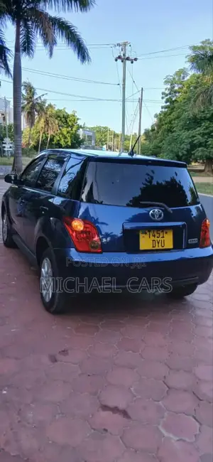 Toyota IST 2004 Blue