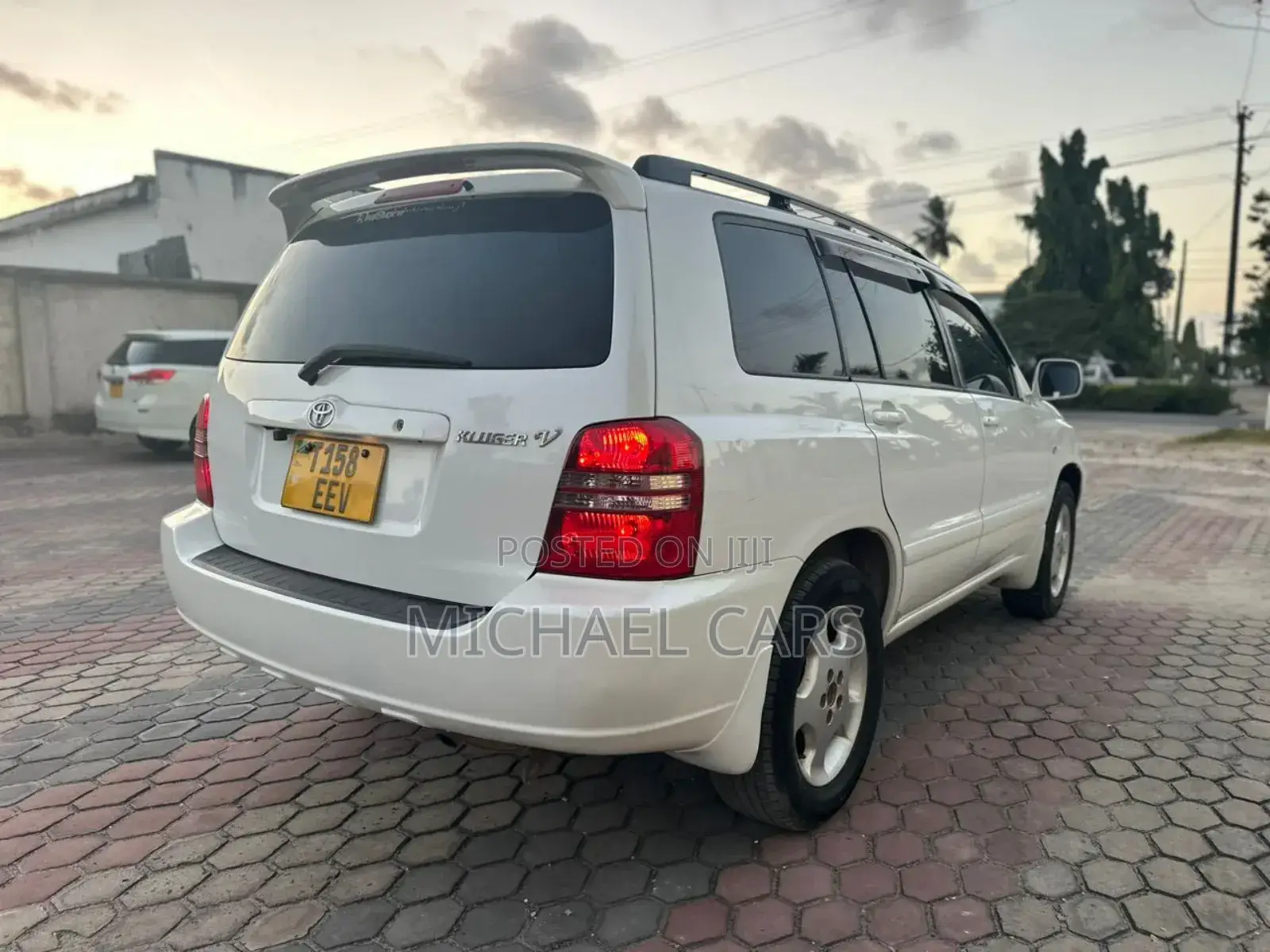 Toyota Kluger 2004 White