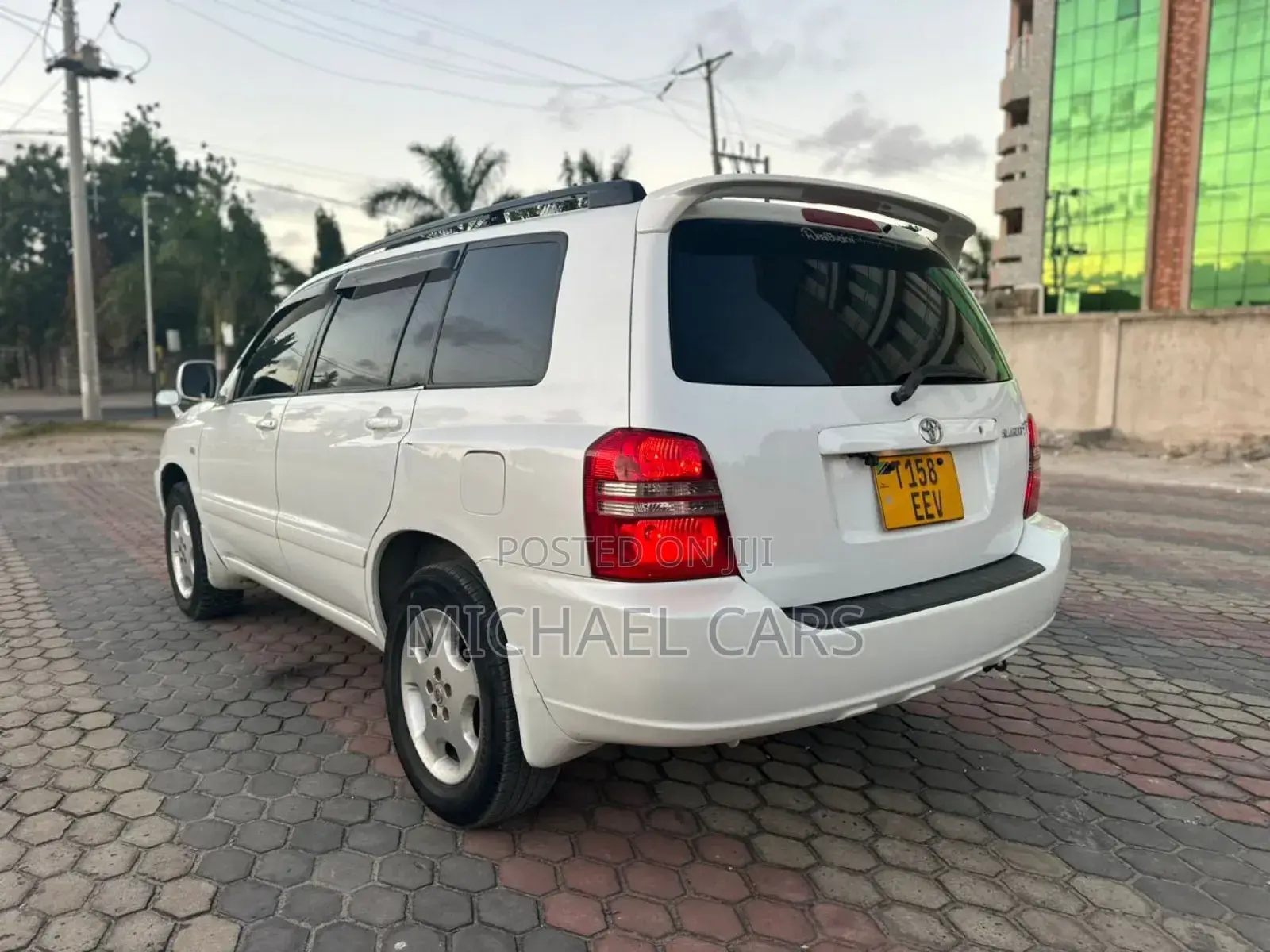 Toyota Kluger 2004 White