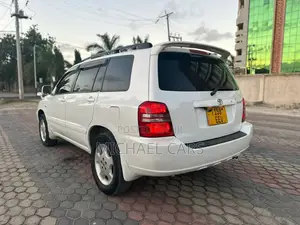 Toyota Kluger 2004 White
