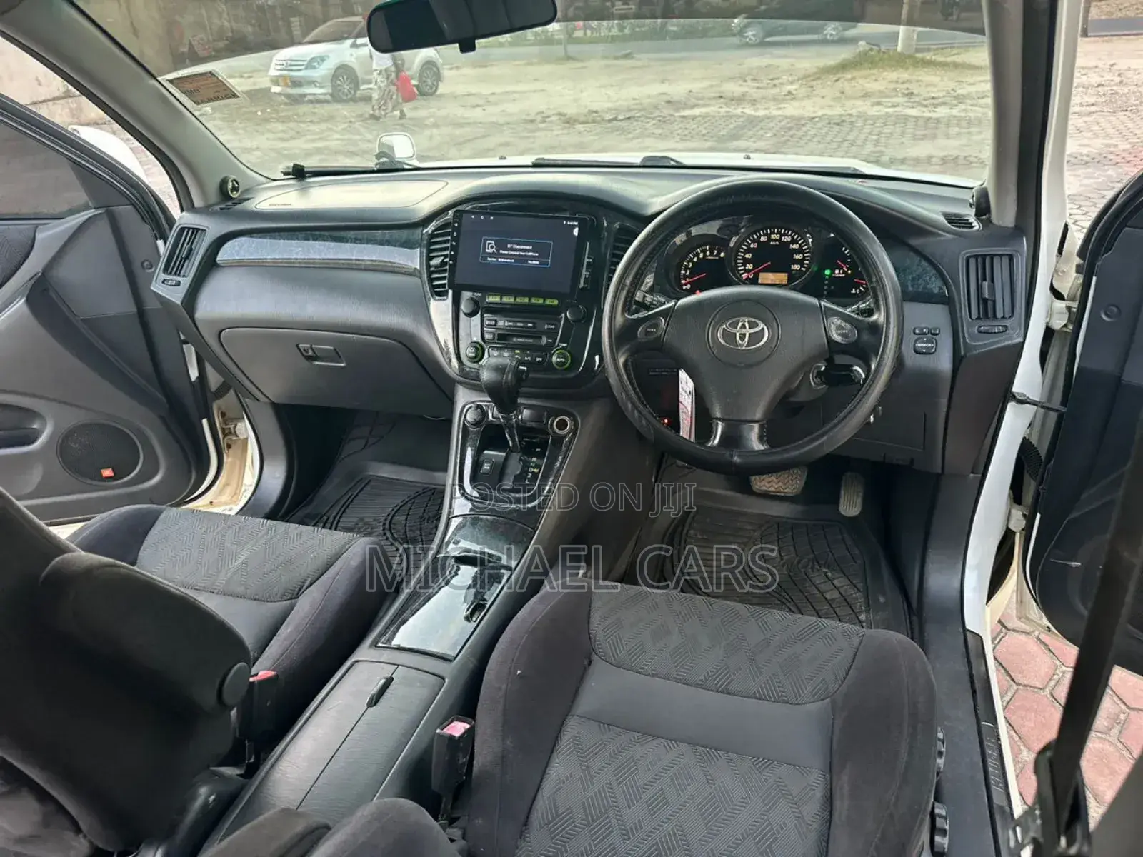 Toyota Kluger 2004 White