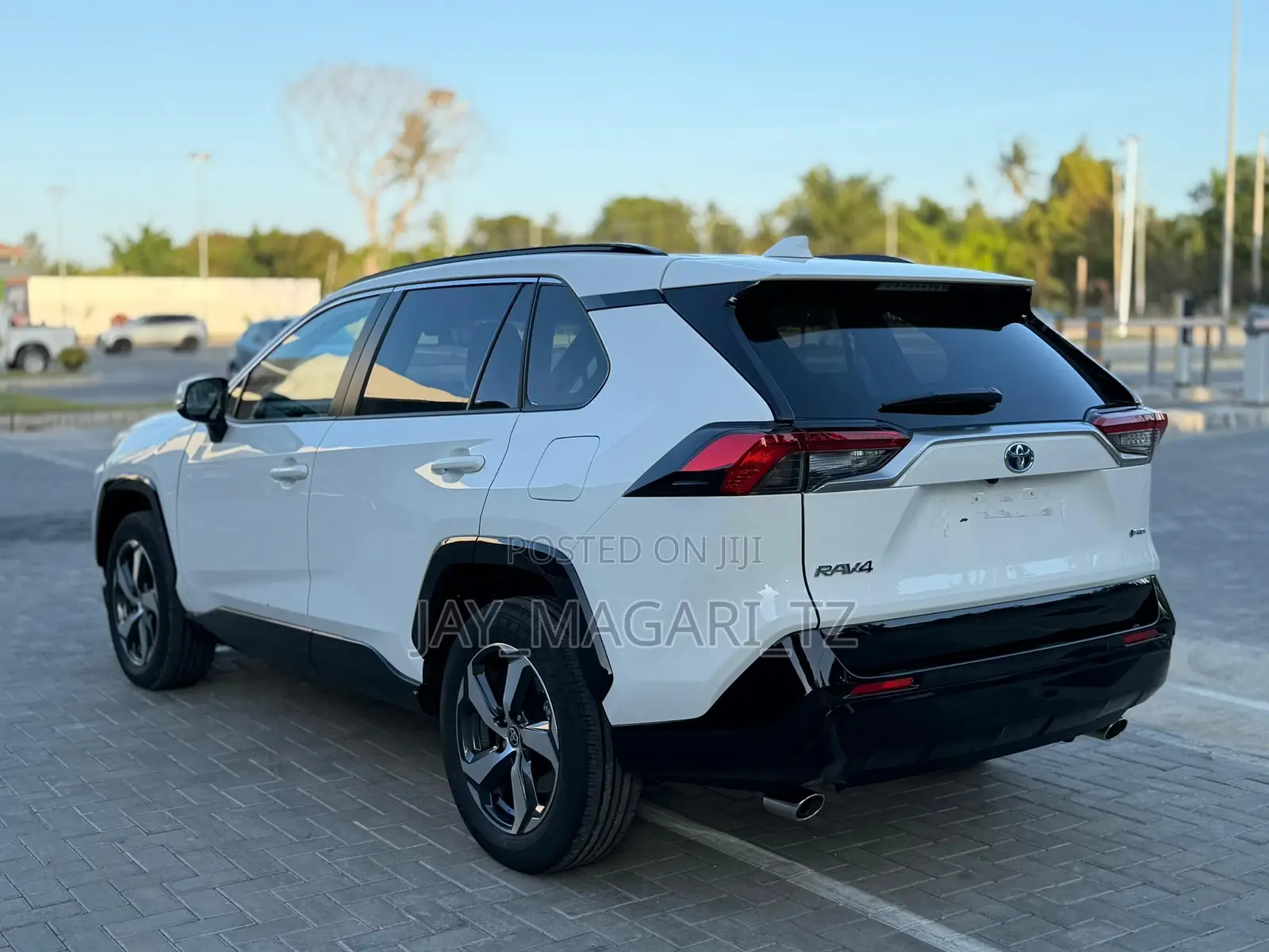 Toyota RAV4 2025 White