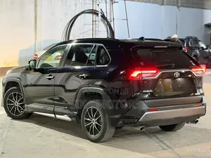 Toyota Harrier 2020 Black