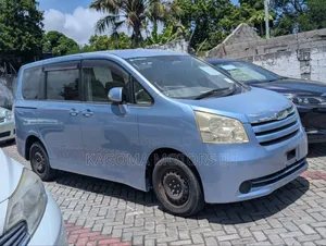 Toyota Noah 2008 Blue