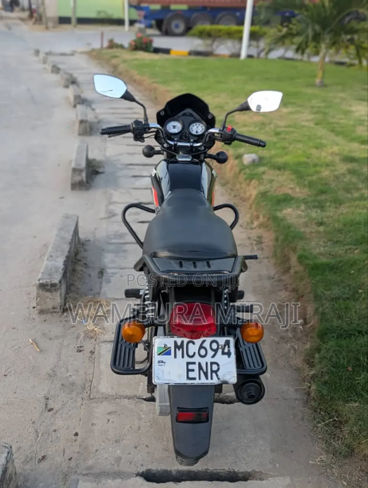 TVS HLX 125 2025 Black
