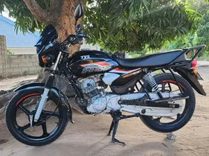 New TVS HLX 125 2025 Black