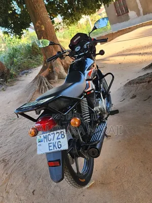 New TVS HLX 125 2025 Black